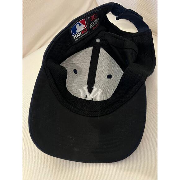 New York Yankees Strapback Adjustable Hat Cap MLB Baseball Black Youth - Picture 5 of 5